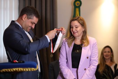 galeria: Entrega da medalha de honra ao mérito da Procuradoria-Geral do Estado para a Vice-Governadora Hana Ghassan