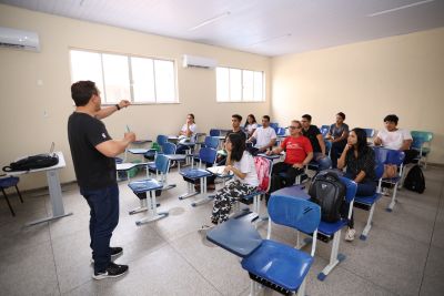 notícia: Escola Técnica Vilhena Alves reinsere em sala de aula pessoas em busca de nova qualificação
