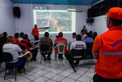 notícia: Governo instala 'Sala de Situação' para gerenciar força-tarefa que atua em áreas atingidas pelas chuvas em Oriximiná
