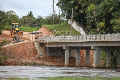 notícia: Secretaria de Transportes conclui construção da ponte sobre o Rio Guamá, em Capitão Poço