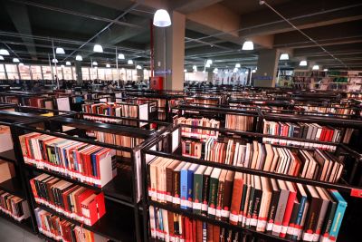 notícia: Biblioteca Pública Arthur Vianna, no Centur, abrirá todos os sábados do mês de março