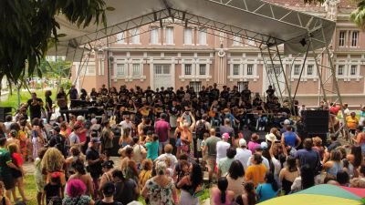 galeria: Projeto "Choro do Pará" com 70 músicos à Praça da República