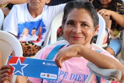 notícia: Mais de 120 famílias de Capanema recebem segunda parcela do Programa 'Sua Casa'   