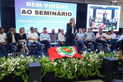 notícia: Estado participa de seminário sobre moradia, promovido pelo governo federal em Altamira