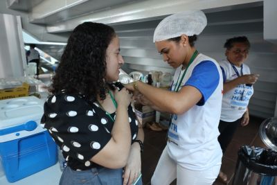 notícia: Mais de 330 doses de vacinas são aplicadas no terceiro dia de Diálogos Amazônicos