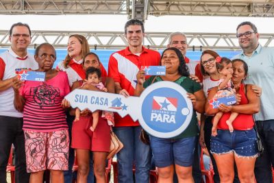 notícia: Em Óbidos, Estado entrega benefícios do 'Sua Casa' a mais de 200 famílias