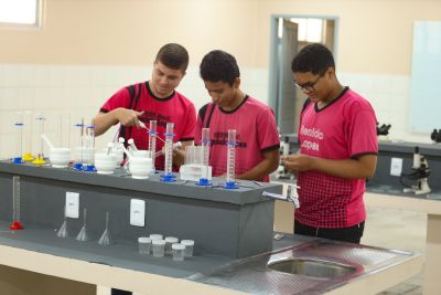 notícia: Qualidade do Ensino Médio na rede pública estadual avança em todas as regiões do Pará