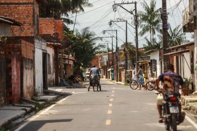 notícia: Governo do Pará leva asfalto para 11 ruas do bairro do Tapanã