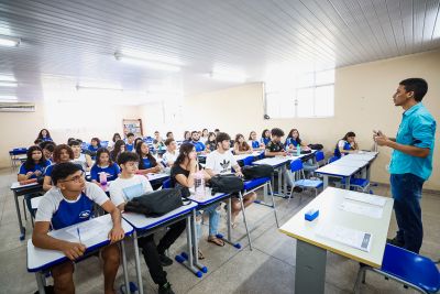 notícia: Escola Estadual Albanízia de Oliveira Lima faz revisão para segunda prova do Enem