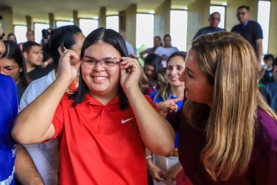 notícia: 'Governo do Pará nos Bairros' entrega 1.650 óculos de grau em Ananindeua