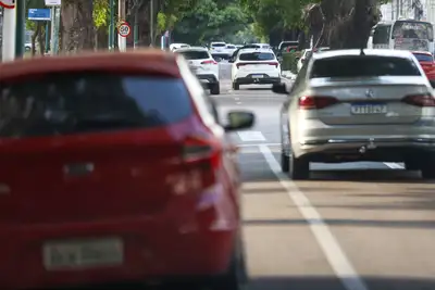 notícia: Veículos com final de placas 47 a 67 têm descontos no IPVA até dia 22 de junho