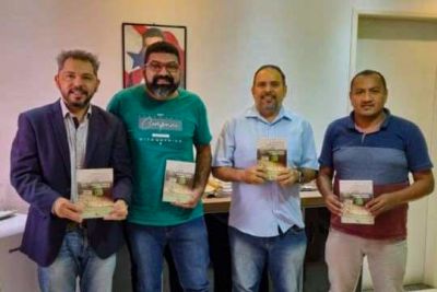 notícia: Livro sobre mineração no Rio Capim é entregue pela editora da Imprensa Oficial do Estado
