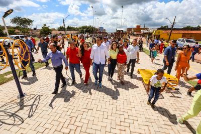 notícia: Governo do Pará entrega a 'Praça do Produtor' aos moradores de Floresta da Araguaia
