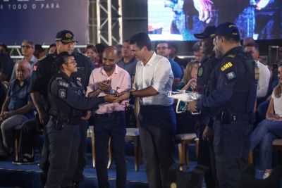 notícia: Estado entrega viatura, drone, rádios e coletes balísticos para órgãos municipais