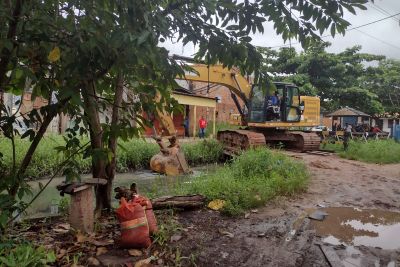 notícia: SEDOP inicia os serviços de limpeza do Canal Lago Verde, em Belém
