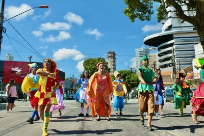 notícia: Crias do Curro Velho tem carnaval inclusivo com porta-bandeira cadeirante