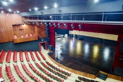 notícia: Teatro Margarida Schivasappa completa 36 anos de fundação, em Belém 