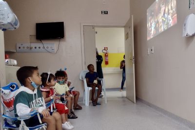 notícia: 'Cine QT' oferece entretenimento a pacientes do Hospital Oncológico Infantil