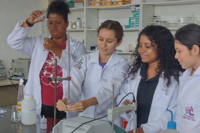 notícia: No Dia Da Mulher, conheça iniciativas da rede estadual para incentivar futuras cientistas