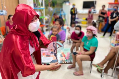 notícia: Contos e histórias despertam a imaginação de pequenos pacientes no Hospital Oncológico Infantil