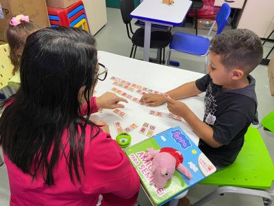 notícia: Hemopa arrecada material escolar para doar a pacientes da Classe Escolar