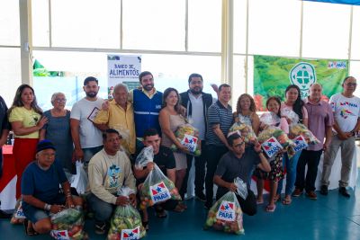 notícia: Projeto Banco de Alimentos entrega cestas na Usina da Paz Guamá