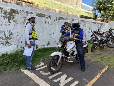 notícia: Detran capacita mototaxistas sobre segurança no trânsito em Santarém e Itaituba