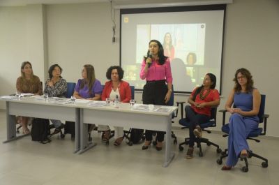 notícia: Carmen Foro apresenta em Belém a Política Nacional para as Mulheres