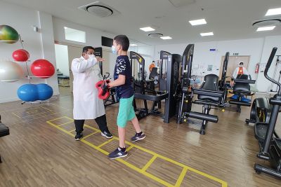 notícia: Boxe adaptado potencializa a reabilitação de pessoas com deficiência no CIIR