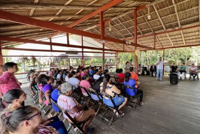 notícia: Ideflor-Bio participa de reunião de avaliação com moradores da APA Combu