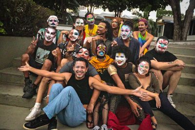 notícia: Casa das Artes promove a oficina 'Drag, uma experiência para a arte drag e a causa LGBT'