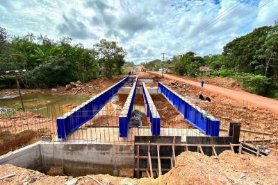 notícia: Setran avança com construção de ponte sobre o igarapé Tracuateua, na PA-252