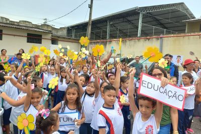 notícia: Crianças da rede estadual participam de atividades sobre 'Maio Laranja'  