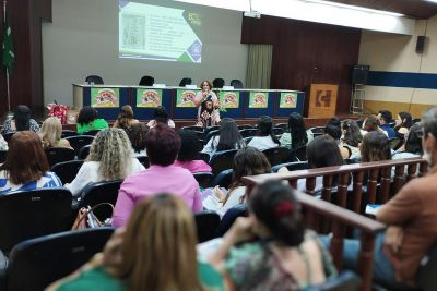 notícia: Hospital de Clínicas discute o exercício profissional do assistente social