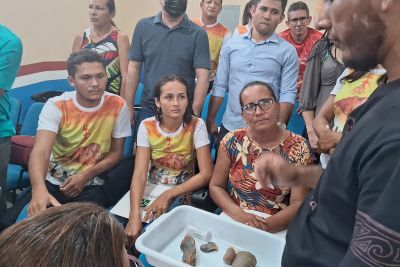 notícia: Professores participam de formação de arqueologia em Parque de Monte Alegre