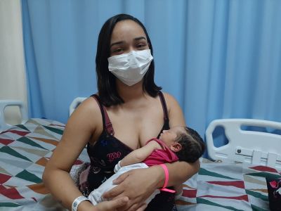 notícia: Após parto com apoio de policiais militares, mãe e filha são atendidas no 'Abelardo Santos'