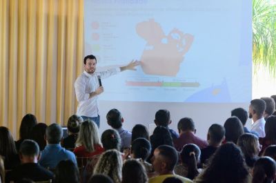 notícia: Seduc apresenta programa Alfabetiza Pará aos prefeitos da região do Araguaia