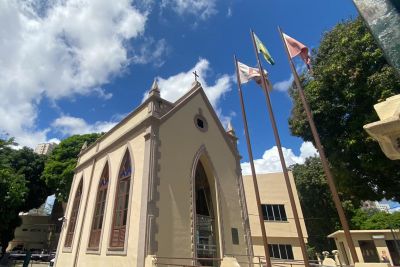 notícia: Capelinha da Santa Casa recebe luz verde em homenagem ao Dia do Meio Ambiente