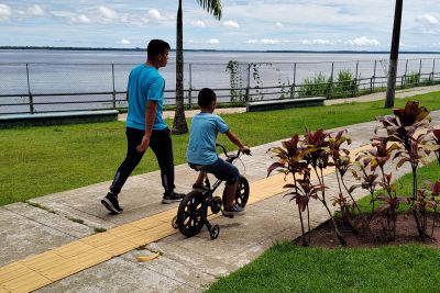 notícia: Pedalar de bicicleta garante autonomia às crianças com autismo assistidas pelo CIIR