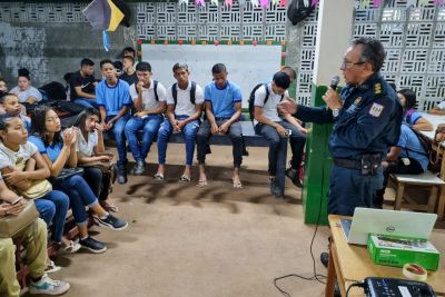 notícia: Equipe do programa 'Escola Segura' aborda ações com comunidade escolar em Marabá