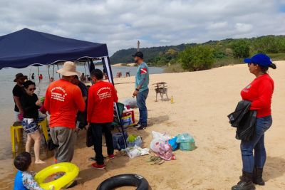 notícia: Ideflor-Bio promove ação de educação ambiental nas praias do Rio Araguaia