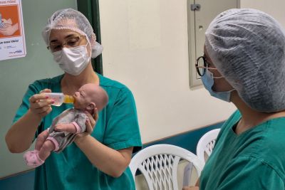 notícia: Regional de Santarém treina profissionais para casos de engasgo em bebês e crianças 