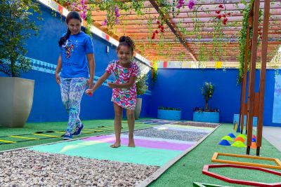 notícia: Jardim sensorial melhora rotina de pacientes com autismo na Poli Lago de  Tucuruí