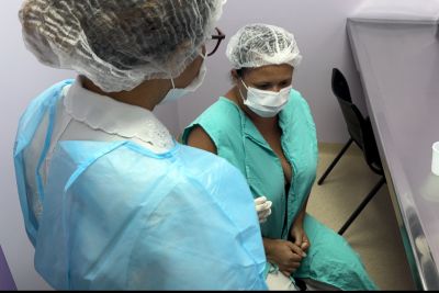 notícia: Hospital Gaspar Vianna ressalta importância do aleitamento materno aos bebês