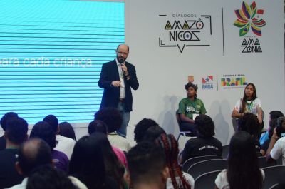 notícia: Secretário de Educação participa de painel com jovens no 'Diálogos Amazônicos'