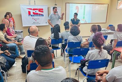 notícia: Projeto TCE Cidadão leva orientações a estudantes da Escola Palmira Gabriel