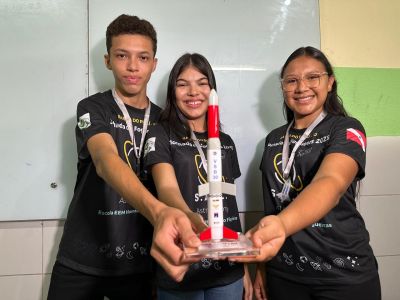 notícia: Estudantes vice-campeões da Jornada de Foguetes, no Rio de Janeiro, são homenageados 