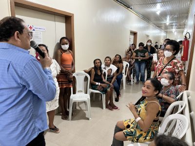 notícia: Marcelo Wall canta para pacientes no Hospital Ophir Loyola