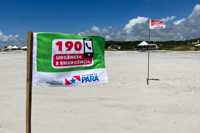 notícia: Bandeirolas garantem ordenamento do trânsito na Praia do Atalaia, em Salinópolis