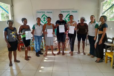notícia: Emater entrega CAF para agricultores quilombolas de São Domingos do Capim e de Aurora do Pará